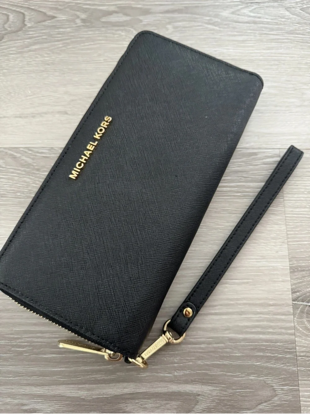 sold Michael Kors Jet Set Continental Travel Clutch - Navy Blue Large